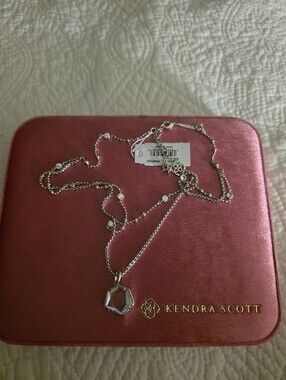 Kendra Scott Silver Hexagon Crystal Pendant Necklace - Silver